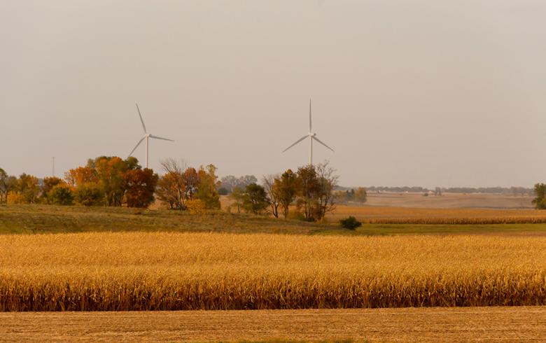 Wind farm in Iowa. Author: Carl Wycoff. License: Creative Commons, Attribution 2.0 Generic