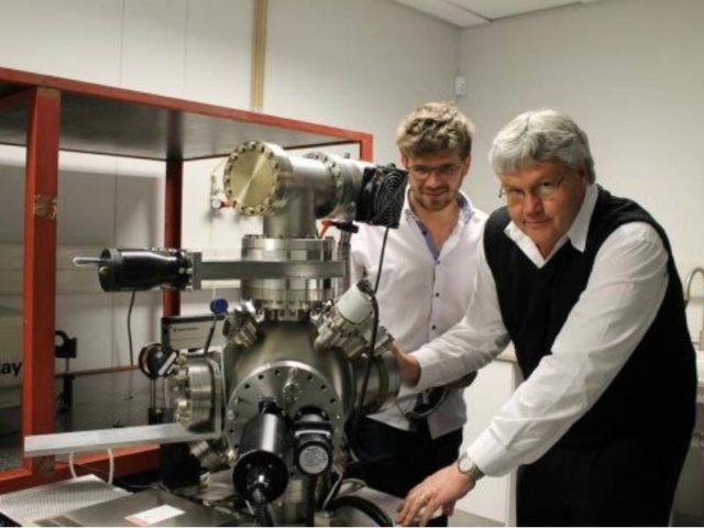 UFS researchers Lucas Erasmus and Prof Hendrik Swart with the equipment used for the ground-breaking research.