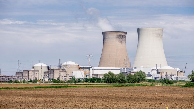 The nuclear power plant in Doel, Belgium, 12 May 2018. [EPA-EFE/STEPHANIE LECOCQ]