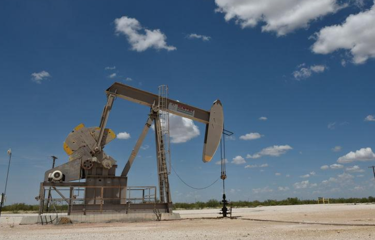 FILE PHOTO: A pump jack operates in the Permian Basin oil production area near Wink, Texas U.S. August 22, 2018. REUTERS/Nick Oxford
