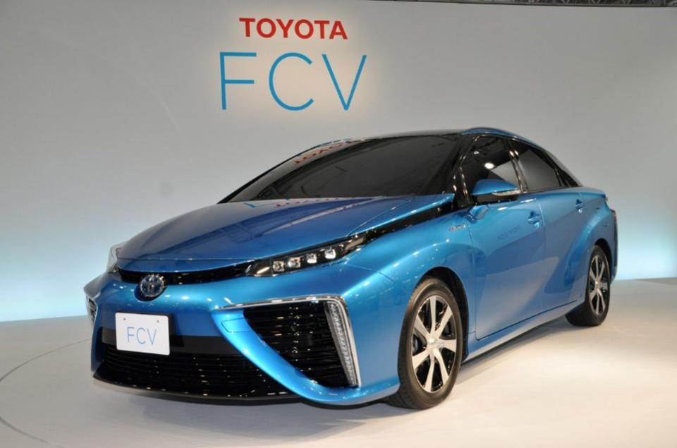 Toyota is a leading manufacturer of hydrogen fuel cell vehicles. SMOOTHGROOVER22 CC BY-SA 2.0
