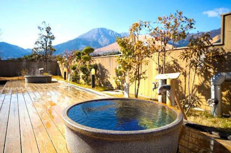Spa at Kannawa Hot Springs, Beppu, Japan (source: Oniyama Hotel)