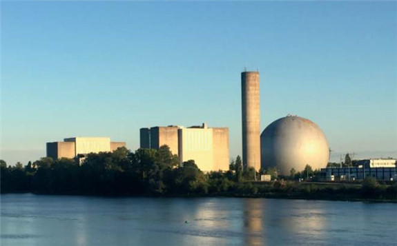 Three gas-cooled reactors operated at the Chinon site from the early 1960s. Chinon A1, A2 and A3 were shut down in 1973, 1985 and 1990, respectively. Their partial dismantling was completed in 1984, 1992 and 2007 (Image: EDF)