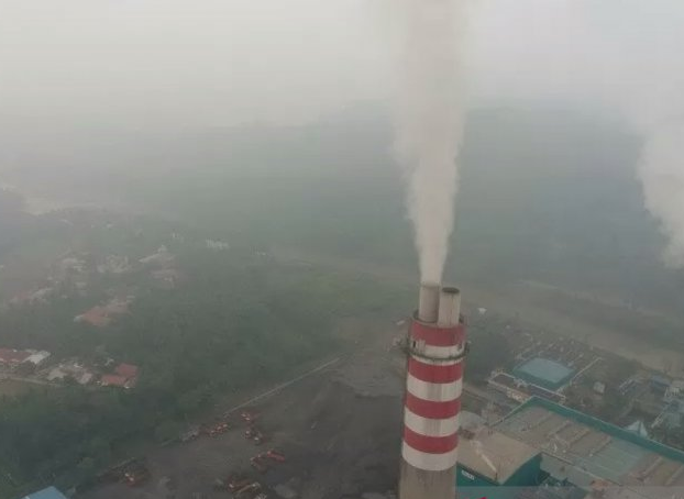 Illustration of aerial view of a chimney located at the area of thermal power plant Ombilin in Sawahlunto, West Sumatra, captured on Thursday, October 17, 2019. (ANTARA/Iggoy el Fitra/Sw)