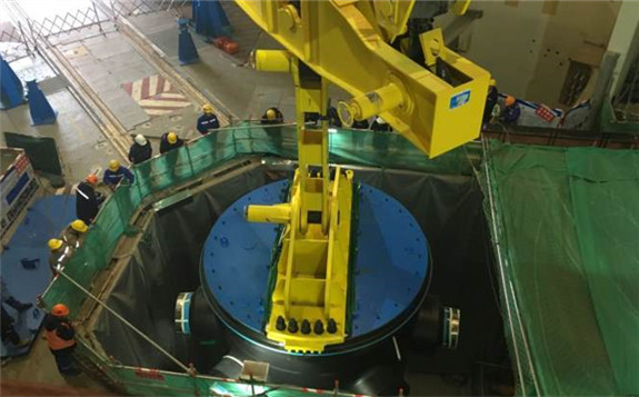 Installation of the reactor pressure vessel of Hongyanhe unit 6 in December 2018 (Image: LHNP)