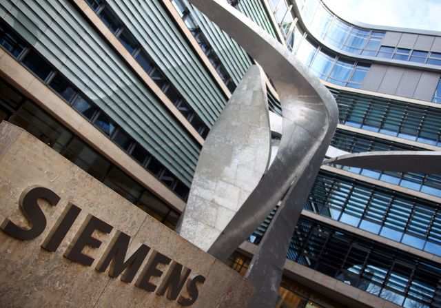Siemens will back controversial Australian coal project: CEO