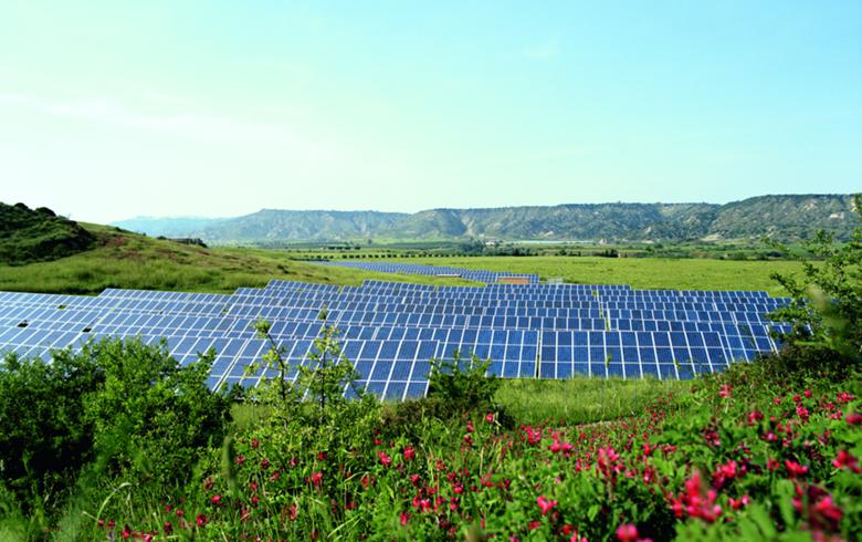 Solar park in Italy. Source: Hanwha Q CELLS. License: All Rights Reserved.