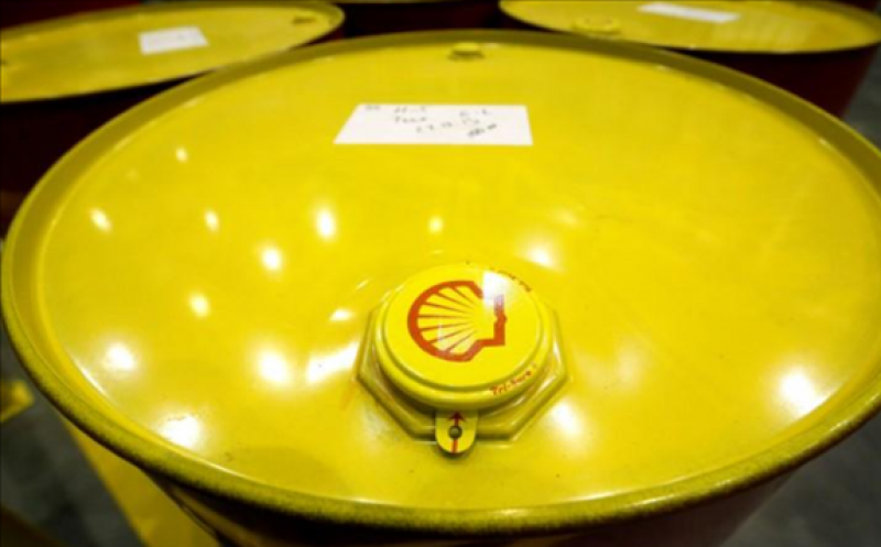 FILE PHOTO - Filled oil drums are seen at Royal Dutch Shell Plc's lubricants blending plant in the town of Torzhok, north-west of Tver, November 7, 2014. REUTERS/Sergei Karpukhin/File Photo