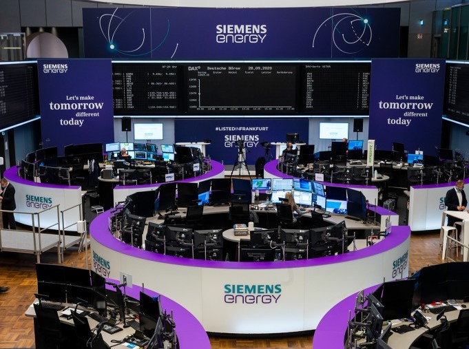 Siemens Energy on the trading floor of the stock exchange