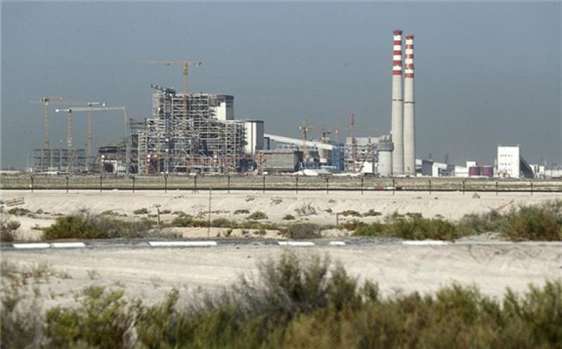 The coal-powered Hassyan power plant is under construction in Dubai in the United Arab Emirates. (AP/Kamran Jebreili)
