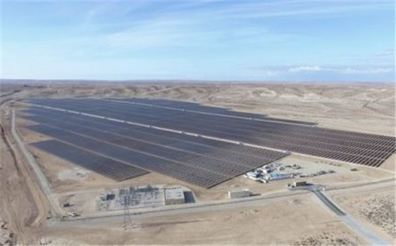 A utility-scale solar farm project in Israel's Negev Desert. Image: JA Solar.