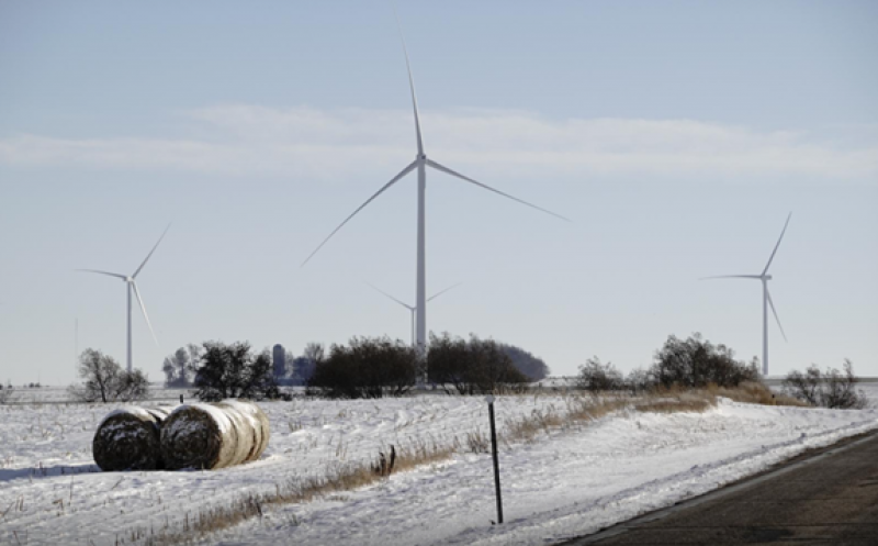 FILE PHOTO: Acciona Windpower 1.5 MW wind turbine generators are seen on Tatanka Wind Farm as the coronavirus disease (COVID-19) outbreak continues in Brandt, South Dakota, U.S., October 27, 2020. REUTERS/Bing Guan