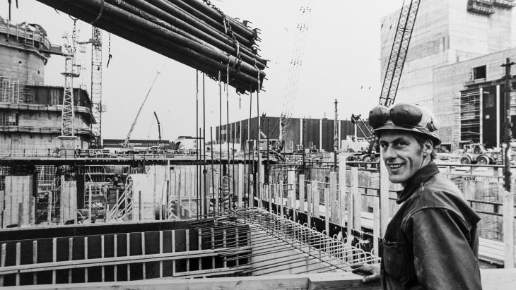 A worker at the Forsmark 1 construction site (Image: Göran Hansson / Vattenfall)