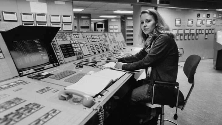 An operator at Forsmark 1 during its first year of operation (Image: Göran Hansson / Vattenfall)