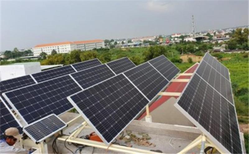 Solar installations in Vinh Phuc province, Vietnam.  Credit: Wikimedia Commons