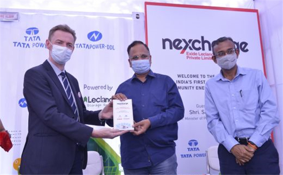 The inauguration event last week: Delhi’s Minister of Power, Satyender Jain (centre) with Nexcharge executives. Image: Tata Power-DDL.