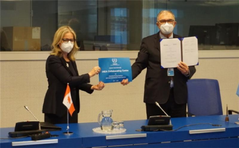 Heidi Hulan, Canada's ambassador to Austria, and Mikhail Chudakov, IAEA deputy director general, at the signing of the IAEA Collaborating Centre agreement (Image: H Subki/IAEA)