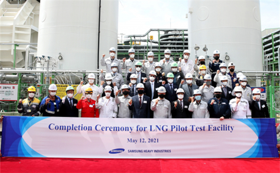 Samsung Heavy Industries holds a ceremony to mark the completion of the "Integrated Shipbuilding and Offshore LNG Pilot Test Facility" at its Geoje Shipyard in South Gyeongsang Province on May 12.