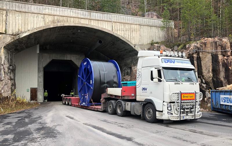 NKT has designed, produced and installed the new 400 kV AC single-core XLPE power cable system with a power rating of 486 MW for the Letsi hydropower plant in Sweden.