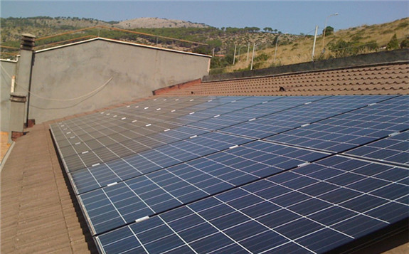 Rooftop PV remains the chief market driver in Italy.  Image: Luigi Versaggi/Flickr
