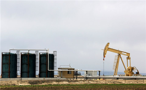 A TORC Oil & Gas pump jack is seen near Granum, Alberta, Canada May 6, 2020. REUTERS/Todd Korol/File Photo