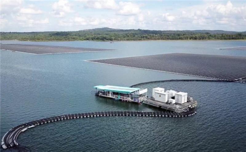 A 58.5-MW floating solar PV plant in Ubon Ratchathani, Thailand. Image source: Sungrow (www.sungrowpower.com)