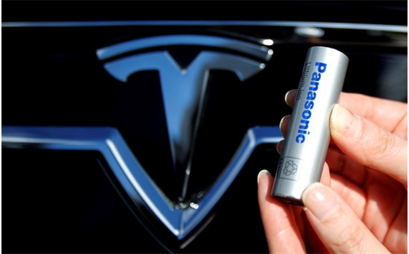Tesla will use improved cylindrical batteries from Panasonic for its vehicles starting from 2022.