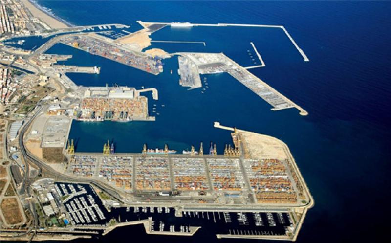 The Port of Valencia wants clean hydrogen to help run its machinery 24/7.  Image: Port of Valencia