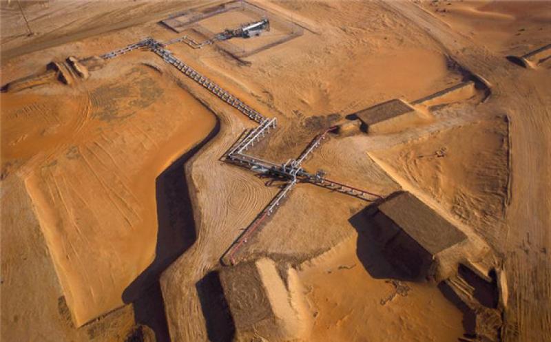 An intersection of pipelines near well heads of Saudi Arabia's Shaybah Oil Field. The UAE and Saudi Arabia have stressed the importance of co-operating in the field of trading oil products. Photo: George Steinmetz / Arabianeye.com