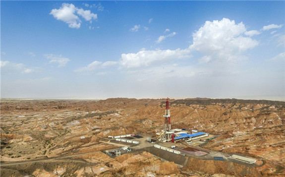 Photo taken on July 7, 2017 shows Keshen 605 well at the Tarim Oilfield in Aksu, northwest China's Xinjiang Uygur Autonomous Region. [Photo/Xinhua]