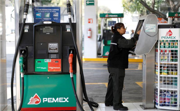 Mexico's state oil company Pemex plans to acquire Royal Dutch Shell’s Deer Park refinery in Texas. Reuters