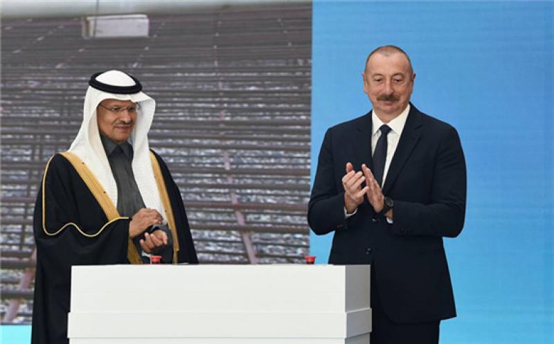 President Ilham Aliyev (R) and Minister of Energy of the Kingdom of Saudi Arabia, Prince Abdulaziz bin Salman al-Saud attend the groundbreaking ceremony of the new wind farm, Baku, Azerbaijan, January 13, 2022 / President.Az