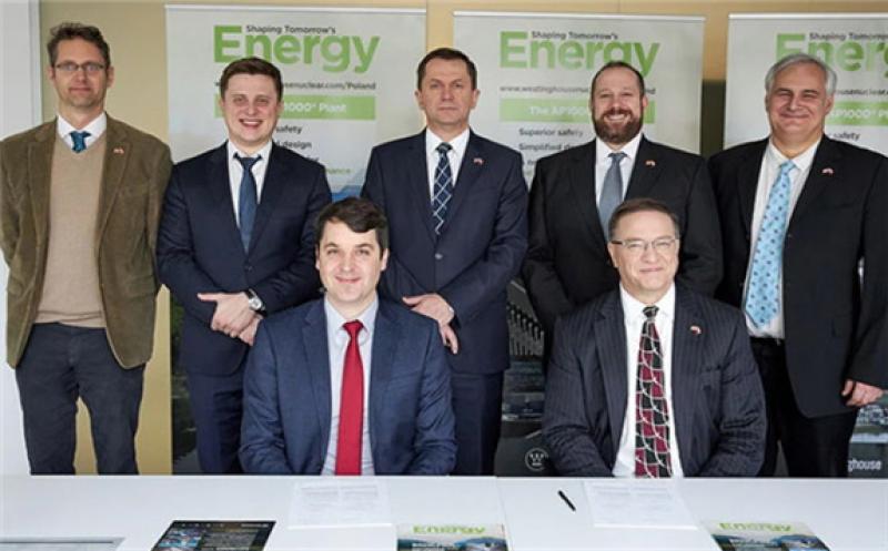 Westinghouse Poland President Miroslaw Kowalik (standing centre) with representatives of some of the companies signing MoUs (Image: Westinghouse)