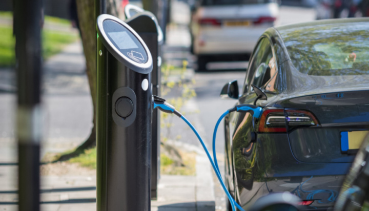 Local Authorities in England Awarded £185M for EV Chargers